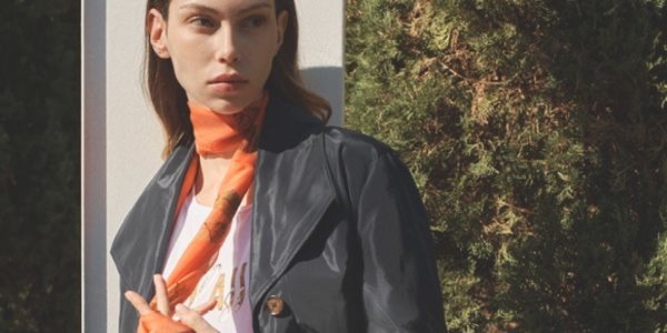 Gli Accessori Autunnali per un Look intramontabile: foulard donna e sciarpe